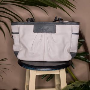 Coach White Leather Pleated Gallery Purse